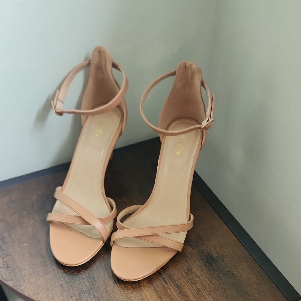 ZriaEy Tan Strappy Heels